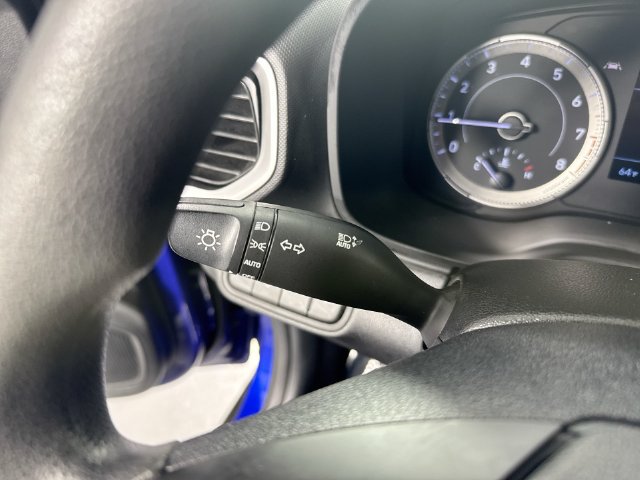 Used 2022 Hyundai Venue SE FWD image 14