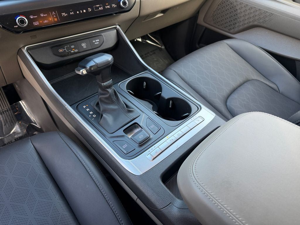 Used 2026 Kia Carnival FWD image 18