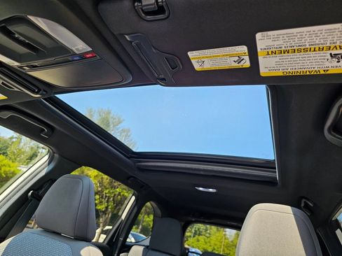 Used 2025 Subaru Forester Premium AWD/4WD image 21