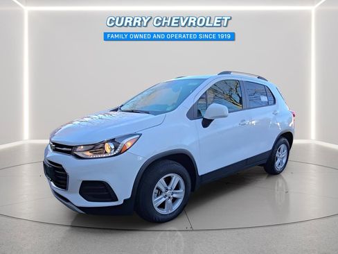 Used 2022 Chevrolet Trax LT w/ LT Convenience Package image 1