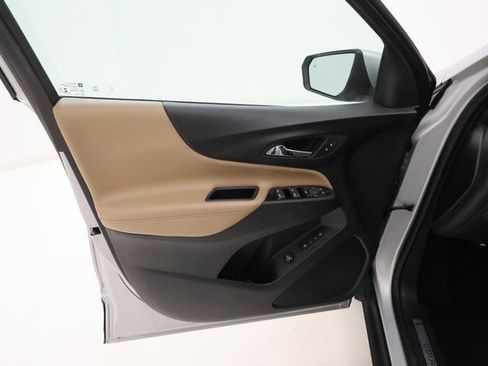 Used 2022 Chevrolet Equinox Premier image 8