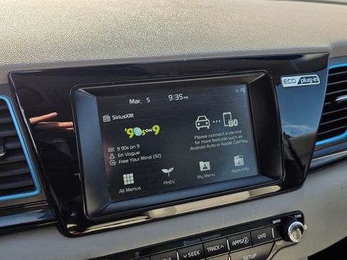 Used 2018 Kia Niro EX image 25