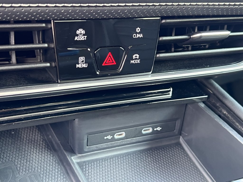 Used 2024 Volkswagen Atlas SEL AWD/4WD image 29
