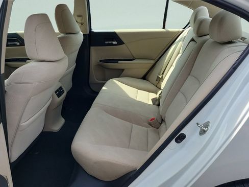 Used 2017 Honda Accord EX image 10