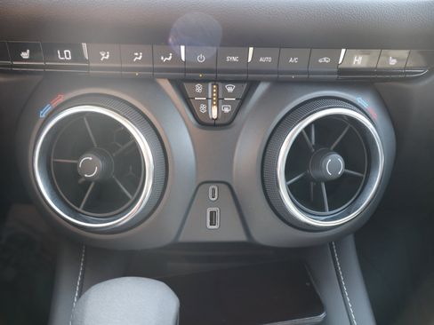 Used 2024 Chevrolet Blazer LT w/ Convenience Package FWD image 20