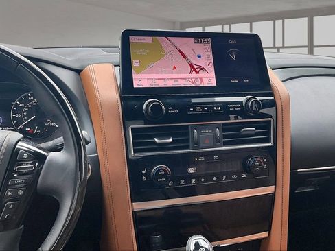 Used 2024 INFINITI QX80 Sensory AWD/4WD image 6