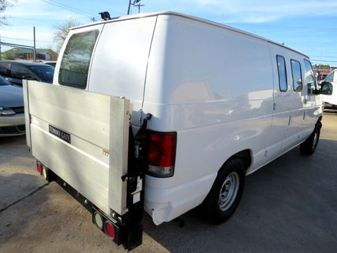 Used 2001 Ford E-150 and Econoline 150 image 4