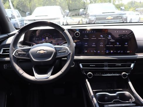 New 2026 Chevrolet Traverse High Country AWD/4WD image 12