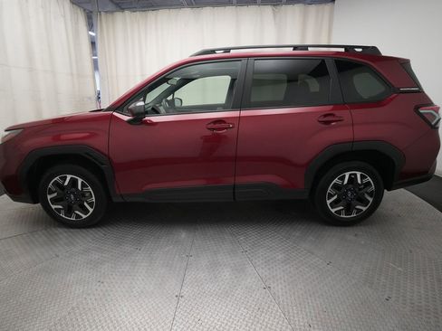Used 2025 Subaru Forester Premium AWD/4WD image 23