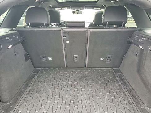 Used 2019 Jaguar F-PACE S image 30