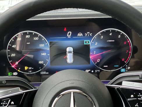 Certified 2025 Mercedes-Benz GLS 450 4MATIC image 33