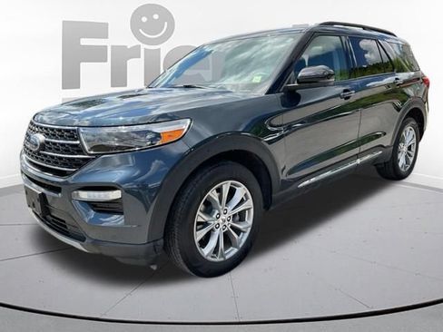 Used 2023 Ford Explorer XLT w/ Equipment Group 202A AWD/4WD image 2