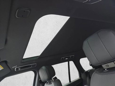 New 2026 Land Rover Range Rover SE image 29