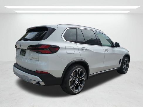 New 2026 BMW X5 xDrive40i w/ Premium Package AWD/4WD image 4