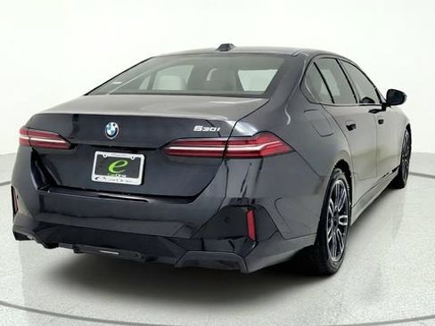 Used 2026 BMW 530i w/ M Sport Package RWD image 8