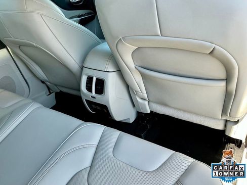 Used 2022 Jeep Cherokee Latitude Lux w/ Sun & Sound Group image 28