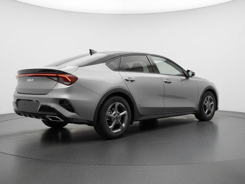 Used 2025 Kia K4 LXS image 9