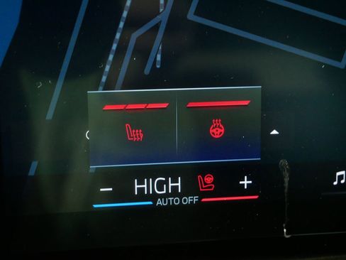 Used 2024 BMW X5 xDrive40i w/ Premium Essential Package image 32