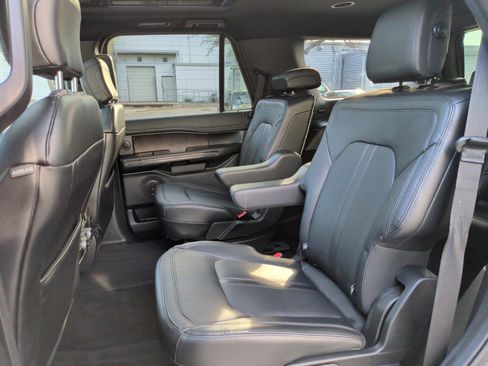 Used 2019 Ford Expedition Limited w/ Equipment Group 302A image 32
