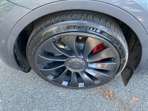 Used 2023 Tesla Model Y Performance AWD/4WD image 10