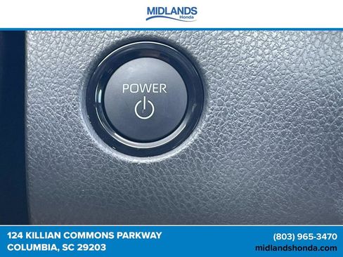 Used 2025 Toyota Camry SE FWD image 25