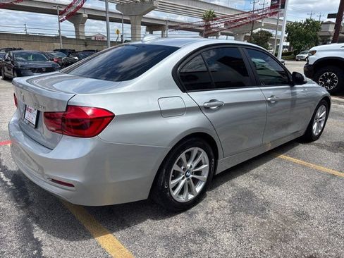 Used 2018 BMW 320i Sedan RWD image 6