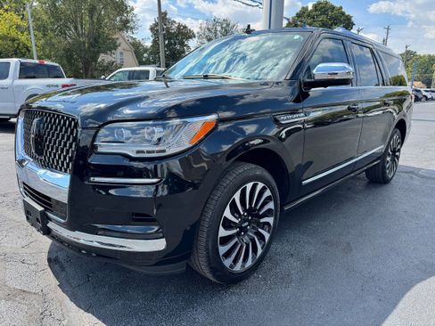 Used 2023 Lincoln Navigator L Black Label image 3