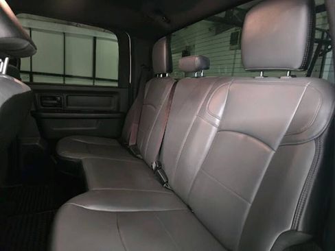Used 2022 RAM 2500 Tradesman w/ Chrome Appearance Group AWD/4WD image 4
