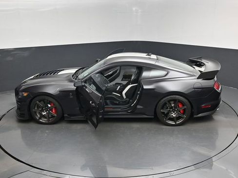 Used 2022 Ford Mustang Shelby GT500 w/ Carbon Fiber Track Pack RWD image 17