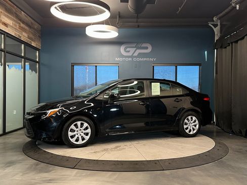 Used 2024 Toyota Corolla LE image 7