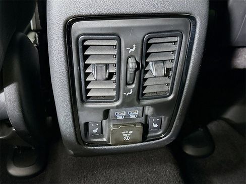 Used 2019 Dodge Durango GT image 17