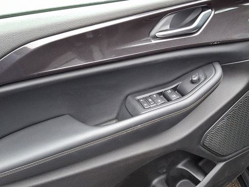 Certified 2023 Jeep Grand Cherokee Laredo image 12