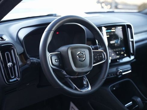 Used 2023 Volvo XC40 Recharge Ultimate image 60