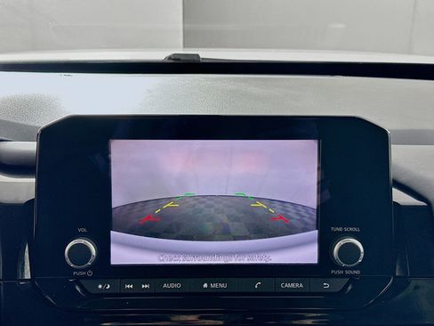 Used 2024 Nissan Pathfinder SV image 22