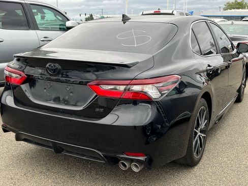 Used 2023 Toyota Camry SE FWD image 4
