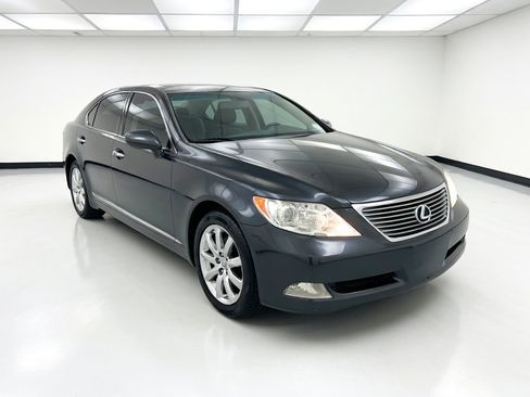 Used 2009 Lexus LS 460 L w/ Preferred Accessory Pkg RWD image 3