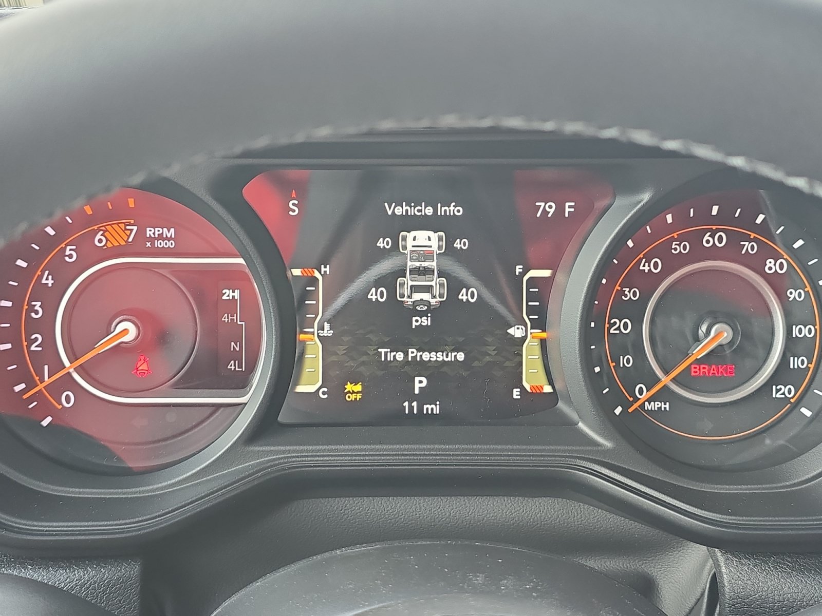 New 2026 Jeep Wrangler Unlimited Sahara w/ Technology Group AWD/4WD image 19