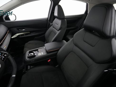 Used 2023 Nissan Ariya Premiere image 7
