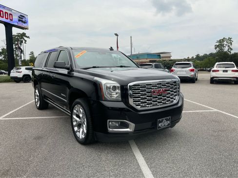 Used 2019 GMC Yukon XL Denali w/ Denali Ultimate Package AWD/4WD image 3