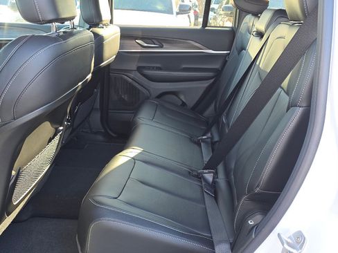 New 2025 Jeep Grand Cherokee Limited image 13