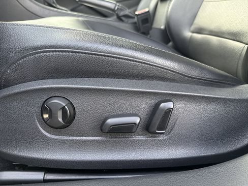 Used 2013 Volkswagen Passat TDI SE image 13