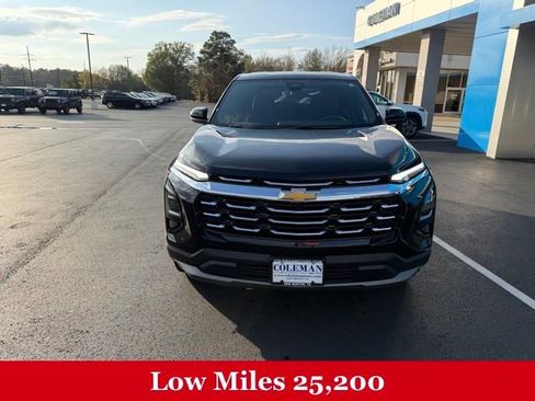Used 2025 Chevrolet Equinox LT image 2