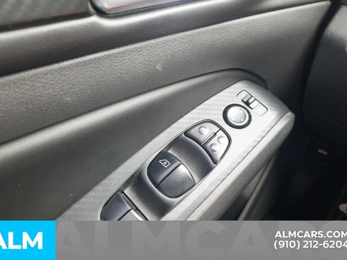 Used 2024 Nissan Altima 2.5 SV FWD image 14