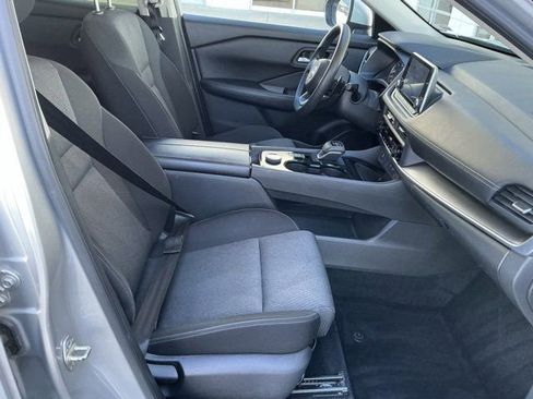 Used 2024 Nissan Rogue SV image 19