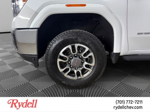 Used 2023 GMC Sierra 2500 SLT AWD/4WD image 9