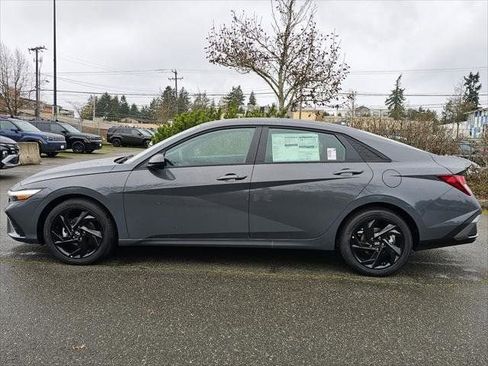 New 2026 Hyundai Elantra Sport FWD image 4
