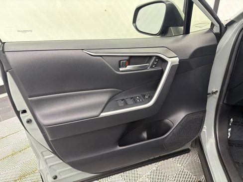 Used 2023 Toyota RAV4 XLE Premium FWD image 11