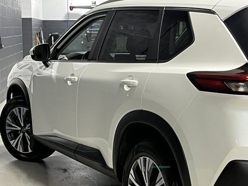 Used 2023 Nissan Rogue SV w/ SV Premium B Package image 8