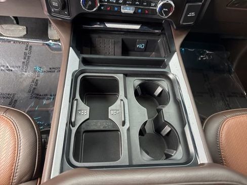 Used 2025 Ford F250 King Ranch w/ FX4 Off-Road Package image 32
