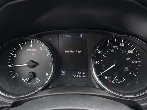 Used 2020 Nissan Rogue SV image 34